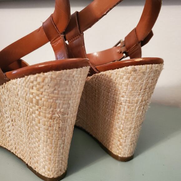 Unisa Woman's platform wedge sandal with straps size 8M - Picture 4 of 8